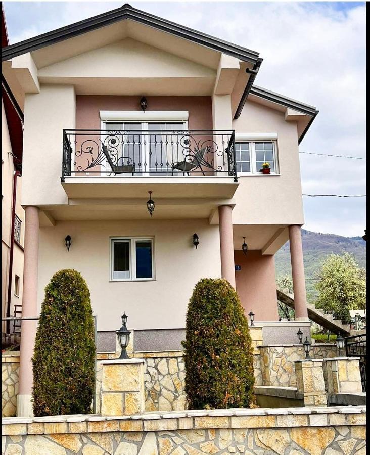Ema Apartments 普拉夫 外观 照片